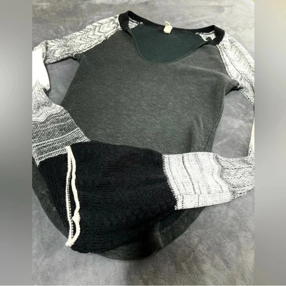 Free People Black and Gray Knit Top - Picture 5 of 6
